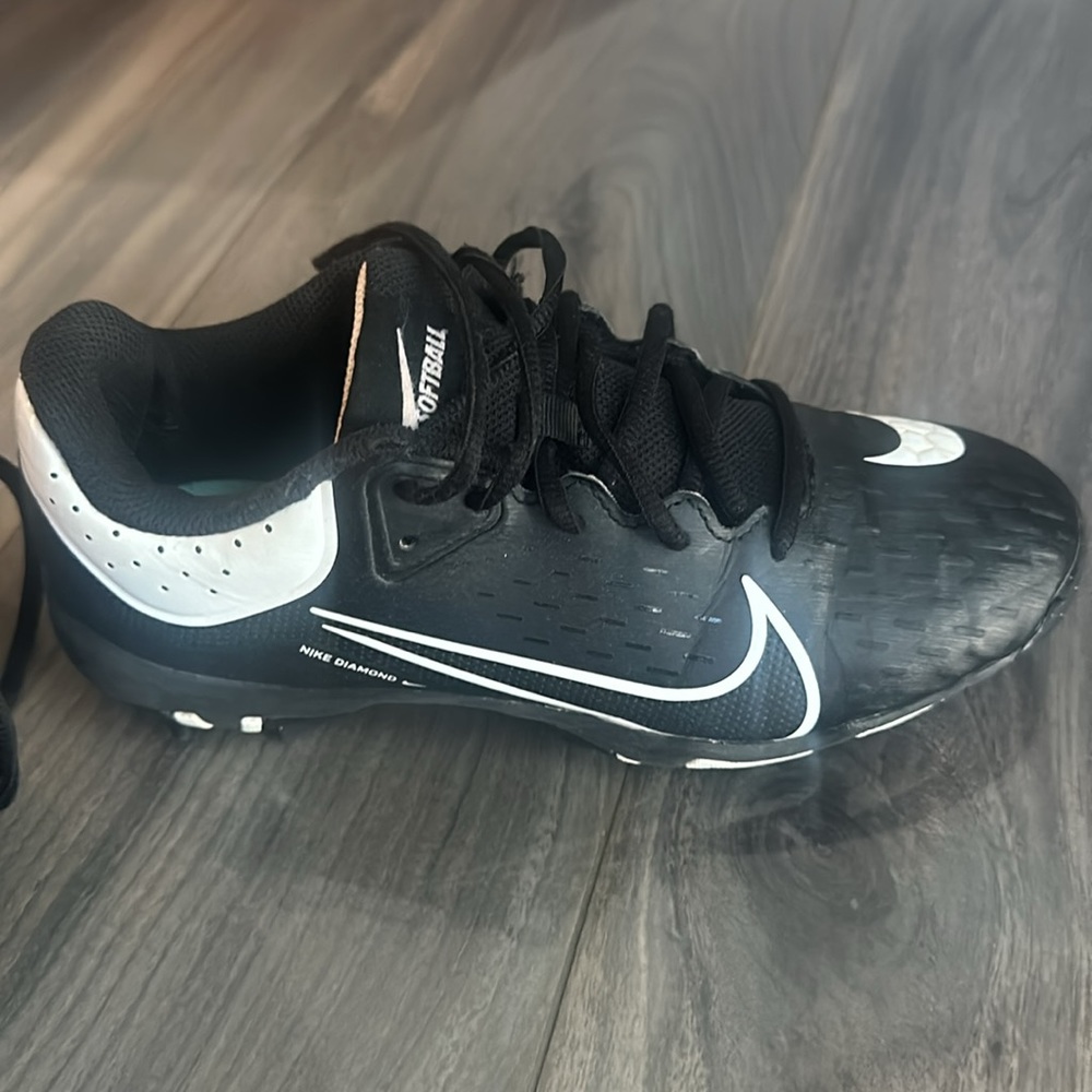 Softball cleats - Picture 6 of 7
